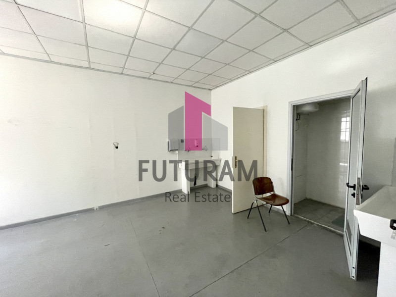 RIF:  065NM -  MIRA (VE)  -  PER INFO 0444/310220

propongo in vendita un capannone di 2000 mq in...