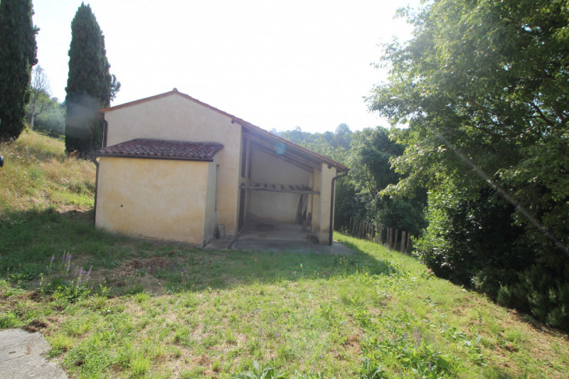 Se stai cercando una casa spaziosa, immersa nella natura e con tanto potenziale di personalizzazi...