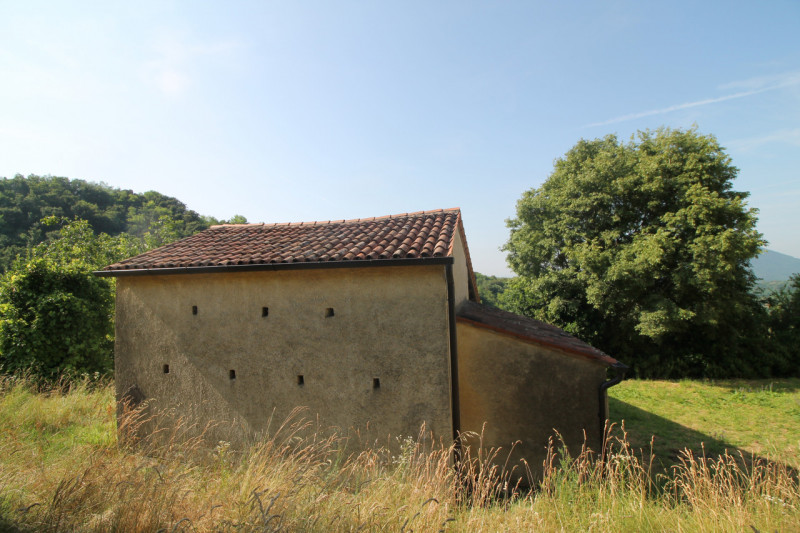 Se stai cercando una casa spaziosa, immersa nella natura e con tanto potenziale di personalizzazi...