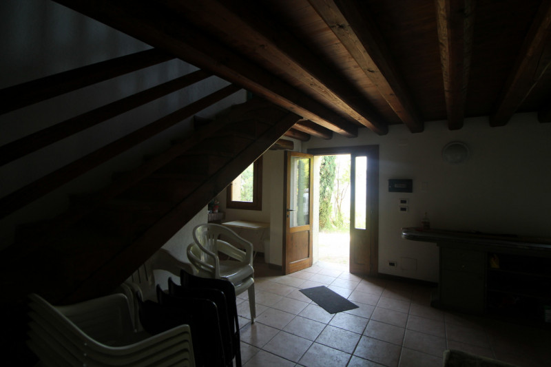 Se stai cercando una casa spaziosa, immersa nella natura e con tanto potenziale di personalizzazi...