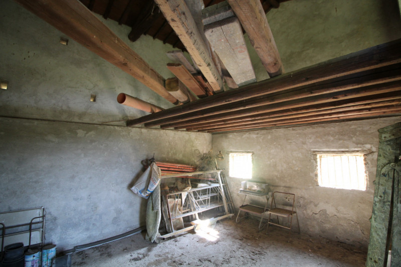 Se stai cercando una casa spaziosa, immersa nella natura e con tanto potenziale di personalizzazi...