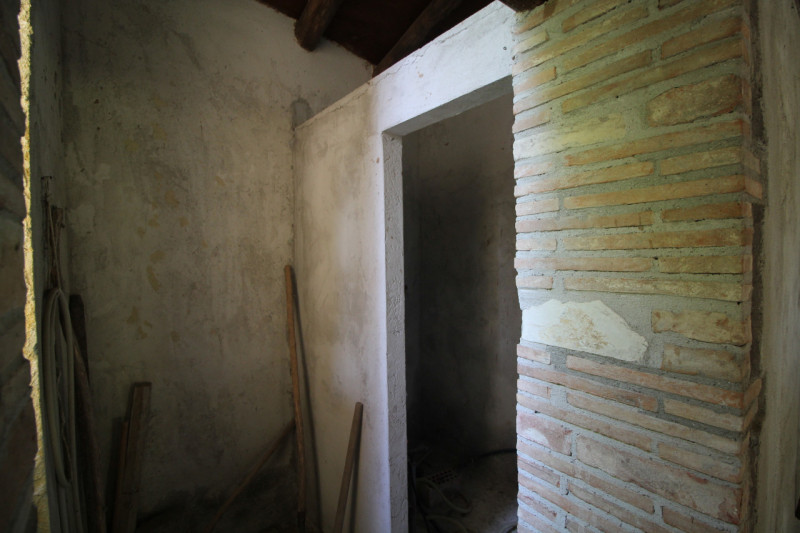 Se stai cercando una casa spaziosa, immersa nella natura e con tanto potenziale di personalizzazi...