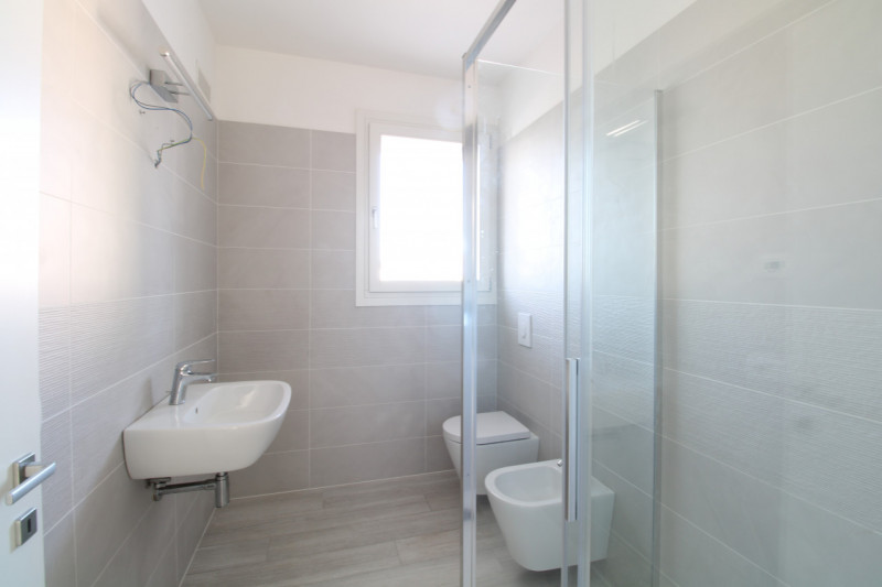 SAN GIACOMO: situato in quartiere residenziale di recentissimo sviluppo urbano, appartamento su d...