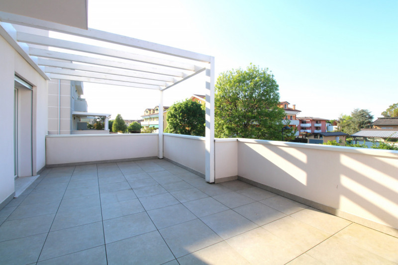 SAN GIACOMO: situato in quartiere residenziale di recentissimo sviluppo urbano, appartamento su d...