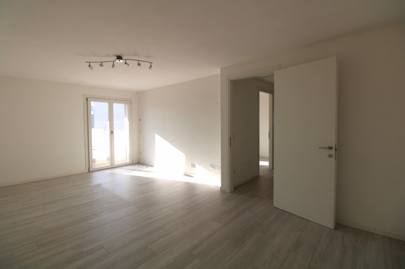 SAN GIACOMO: situato in quartiere residenziale di recentissimo sviluppo urbano, appartamento su d...