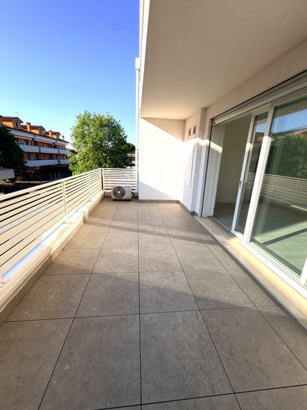 SAN GIACOMO: situato in quartiere residenziale di recentissimo sviluppo urbano, appartamento su d...