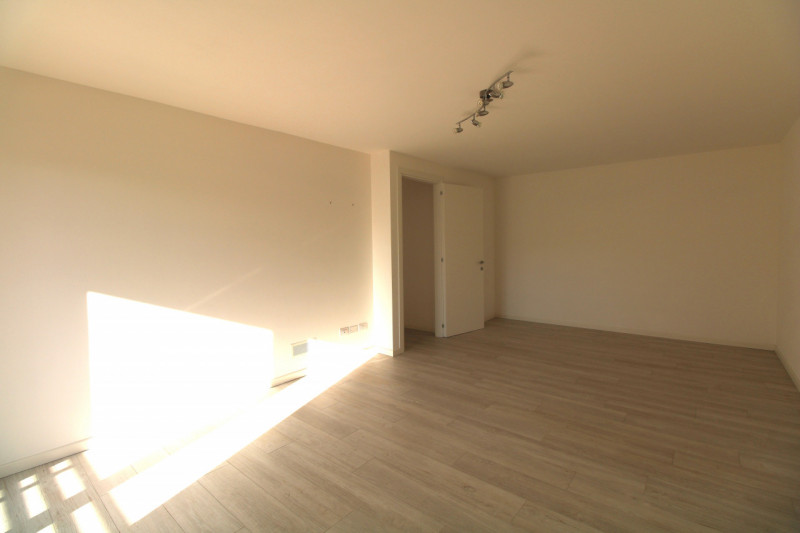 SAN GIACOMO: situato in quartiere residenziale di recentissimo sviluppo urbano, appartamento su d...