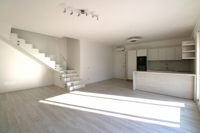 SAN GIACOMO: situato in quartiere residenziale di recentissimo sviluppo urbano, appartamento su d...