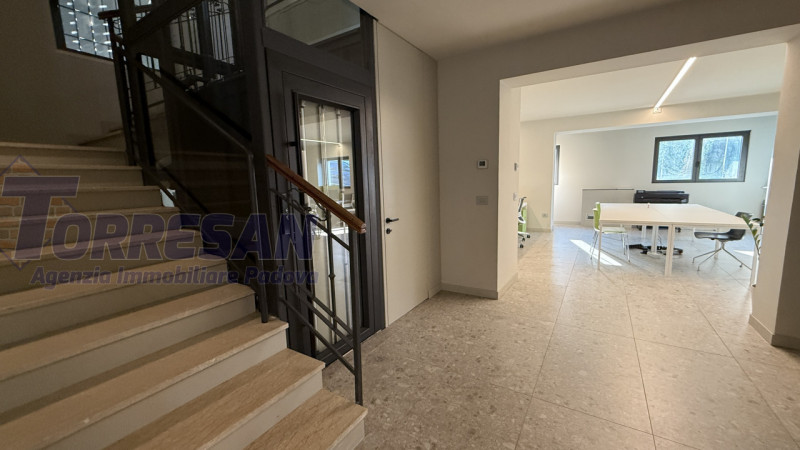 UFFICIO DI PREGIO IN VILLA STORICA – PADOVA, VICINANZE TRIBUNALE E FIERA

All’interno di una’ pre...