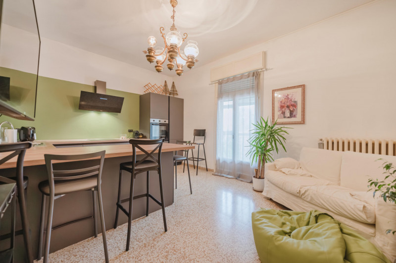 All’ultimo piano di una palazzina sulla riqualificata Piazza Martiri di Belfiore, appartamento BI...