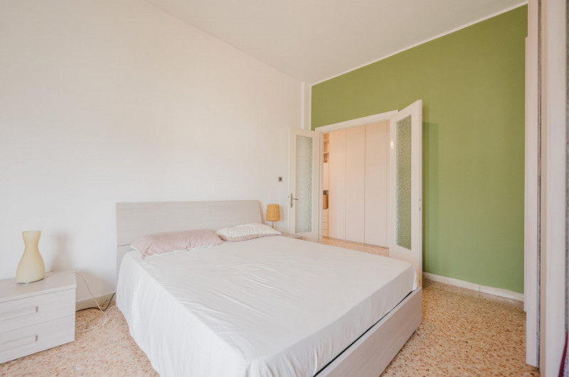 All’ultimo piano di una palazzina sulla riqualificata Piazza Martiri di Belfiore, appartamento BI...