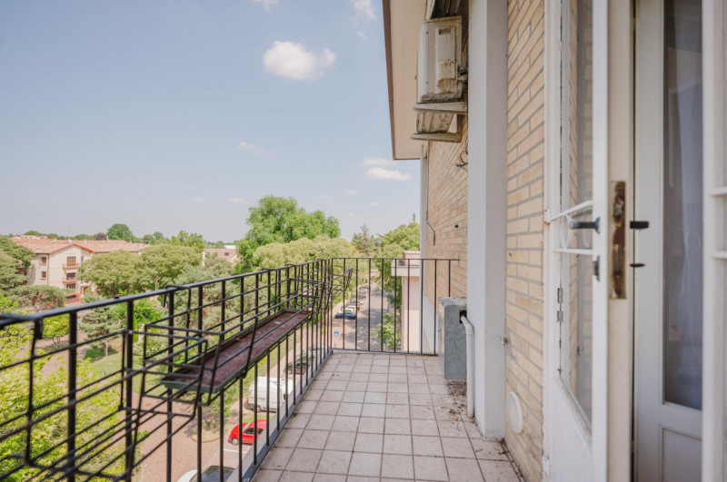 All’ultimo piano di una palazzina sulla riqualificata Piazza Martiri di Belfiore, appartamento BI...