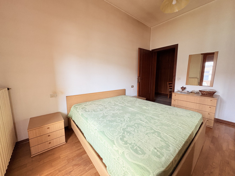 Appartamento quadrilocale con ampio magazzino di proprietà in zona centrale a Torreglia.

Inserit...