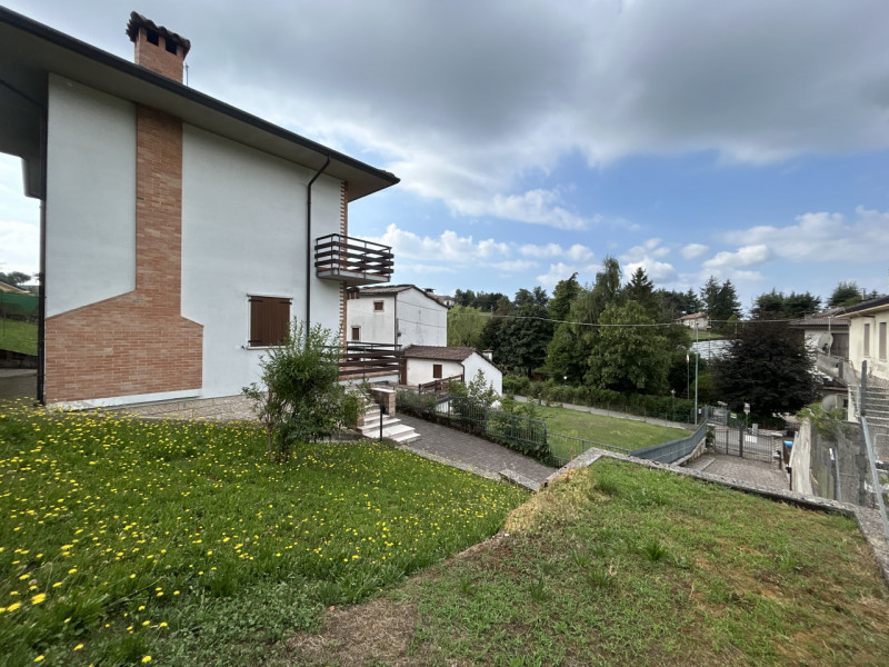 Bosco Chiesanuova Vendita Villa contemporanea