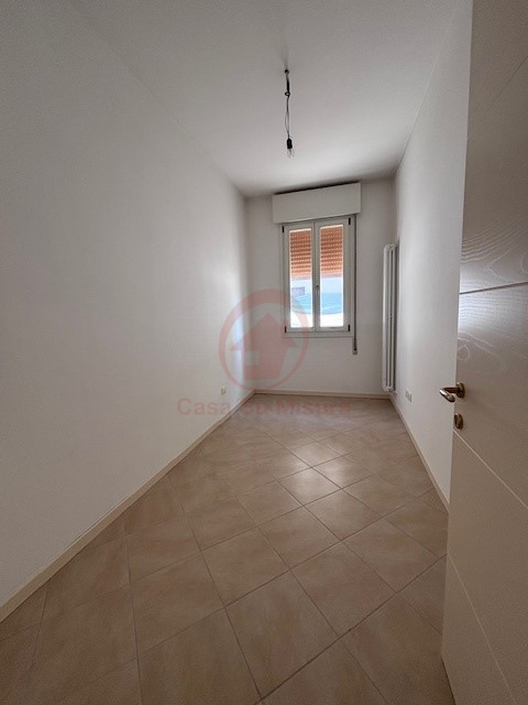 CASA SINGOLA TUTTA SU UN PIANO - https://images.gestionaleimmobiliare.it/foto/annunci/250702/4558655/800x800/010__32_wmk_0.jpg 