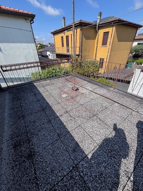 CASA SINGOLA TUTTA SU UN PIANO - https://images.gestionaleimmobiliare.it/foto/annunci/250702/4558655/800x800/020__13_wmk_0.jpg 