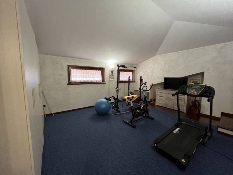 ORGIANO: Scopri questa straordinaria opportunità immobiliare situata sul colle di Orgiano. Questa...