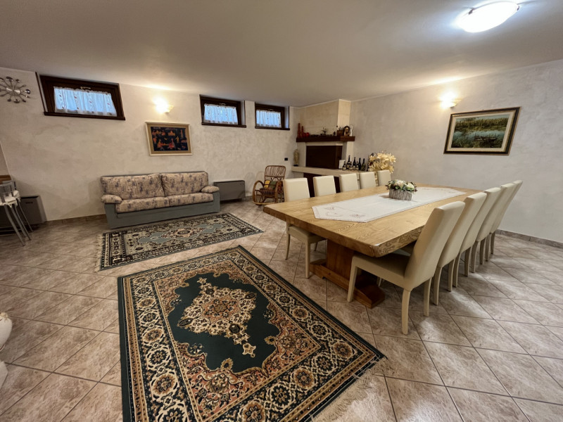 ORGIANO: Scopri questa straordinaria opportunità immobiliare situata sul colle di Orgiano. Questa...