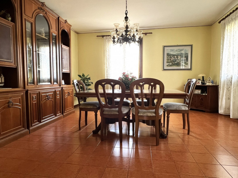 Sei alla ricerca di una casa che unisca comfort abitativo e spazi extra per coltivare passioni, h...