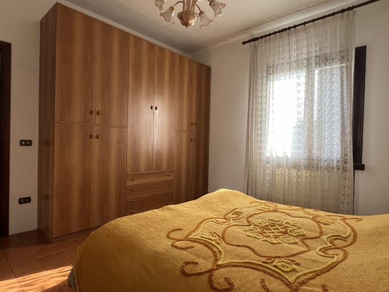 Sei alla ricerca di una casa che unisca comfort abitativo e spazi extra per coltivare passioni, h...