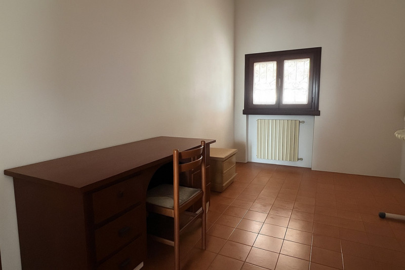 Sei alla ricerca di una casa che unisca comfort abitativo e spazi extra per coltivare passioni, h...