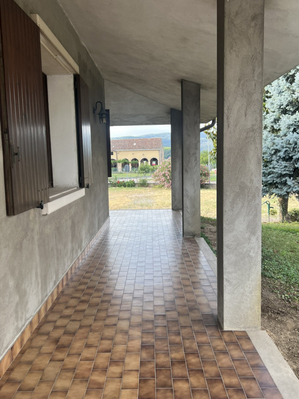 Sei alla ricerca di una casa che unisca comfort abitativo e spazi extra per coltivare passioni, h...