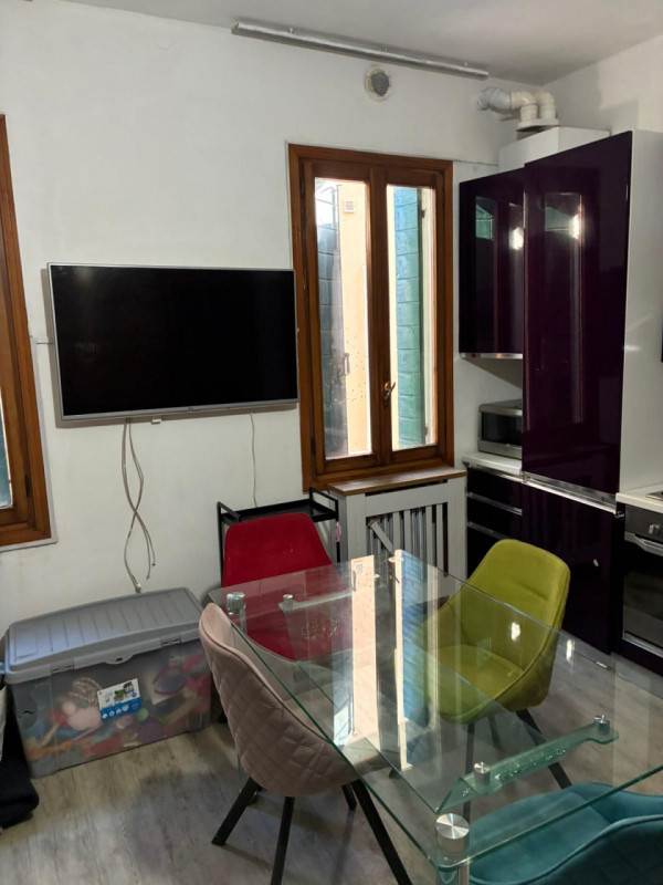 PONTE DI BRENTA- In una zona CENTRALE e comoda a tutti i servizi, vendesi mini appartamento al pr...