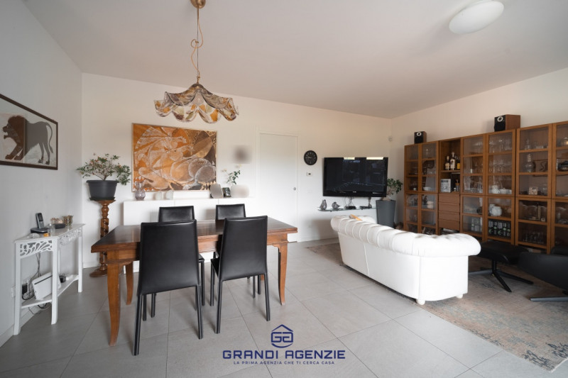 Nell'incantevole comune di Costabissara, un paese che rappresenta una vera chicca a pochi chilome...