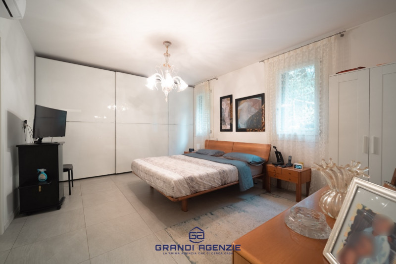 Nell'incantevole comune di Costabissara, un paese che rappresenta una vera chicca a pochi chilome...