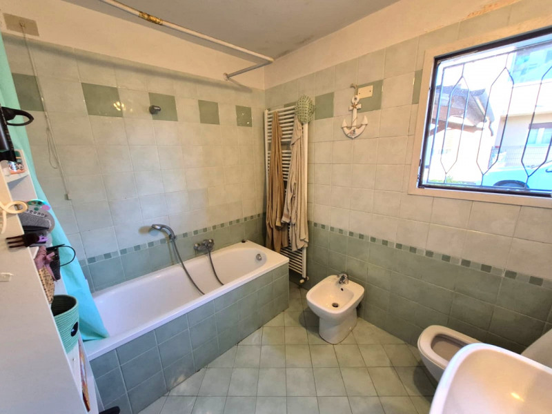 Villetta a schiera centrale di 80 mq – luminosa e ben tenuta

In posizione centrale e comoda a tu...