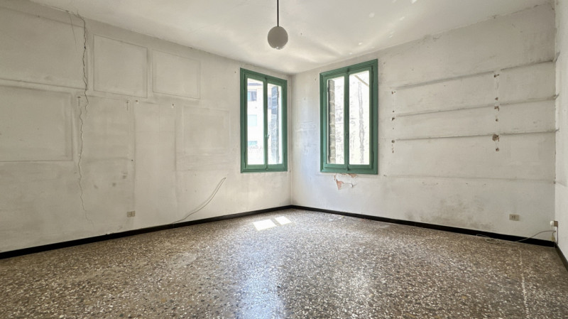 Nel cuore del Centro Storico della città di Treviso, in posizione privilegiata a pochi passi dal ...