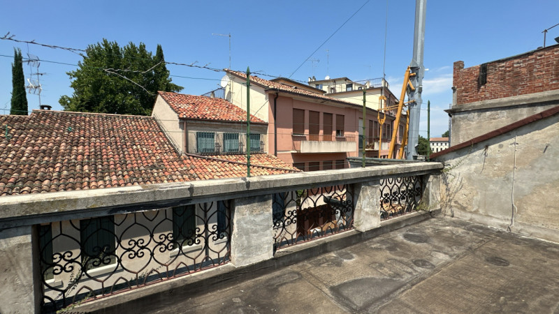 Nel cuore del Centro Storico della città di Treviso, in posizione privilegiata a pochi passi dal ...