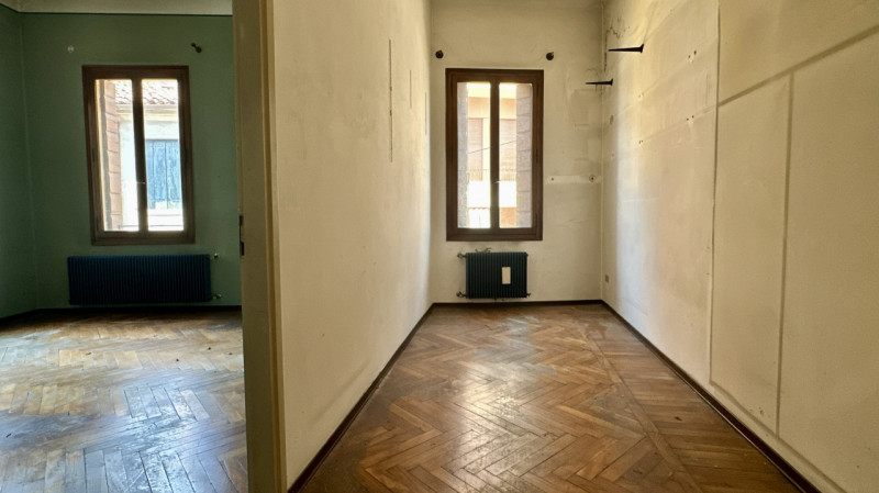 Nel cuore del Centro Storico della città di Treviso, in posizione privilegiata a pochi passi dal ...