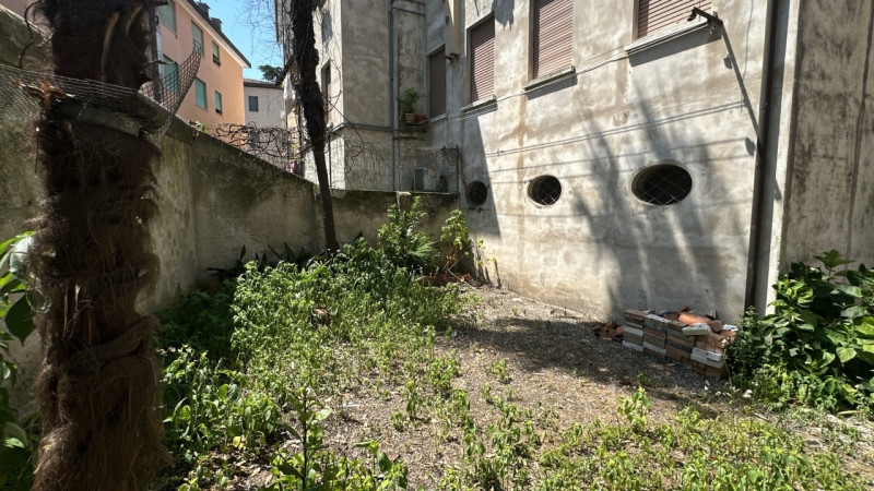 Nel cuore del Centro Storico della città di Treviso, in posizione privilegiata a pochi passi dal ...
