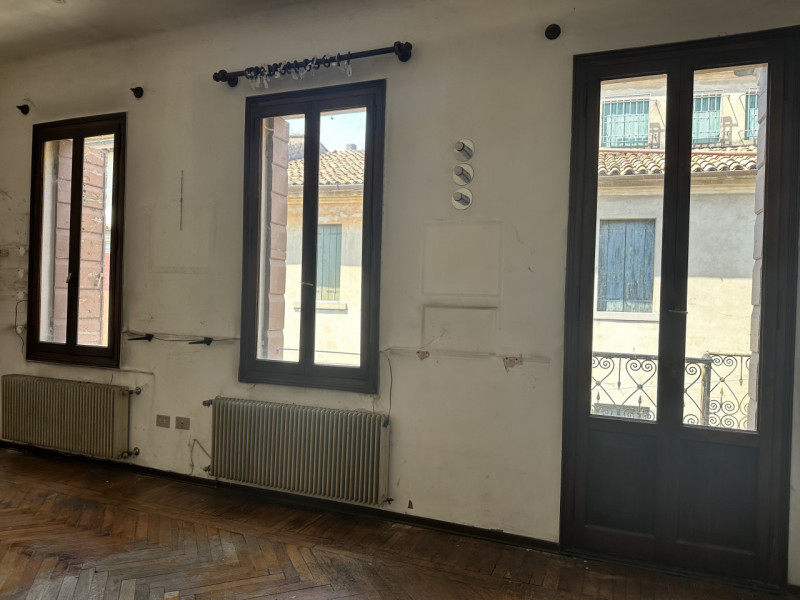 Nel cuore del Centro Storico della città di Treviso, in posizione privilegiata a pochi passi dal ...