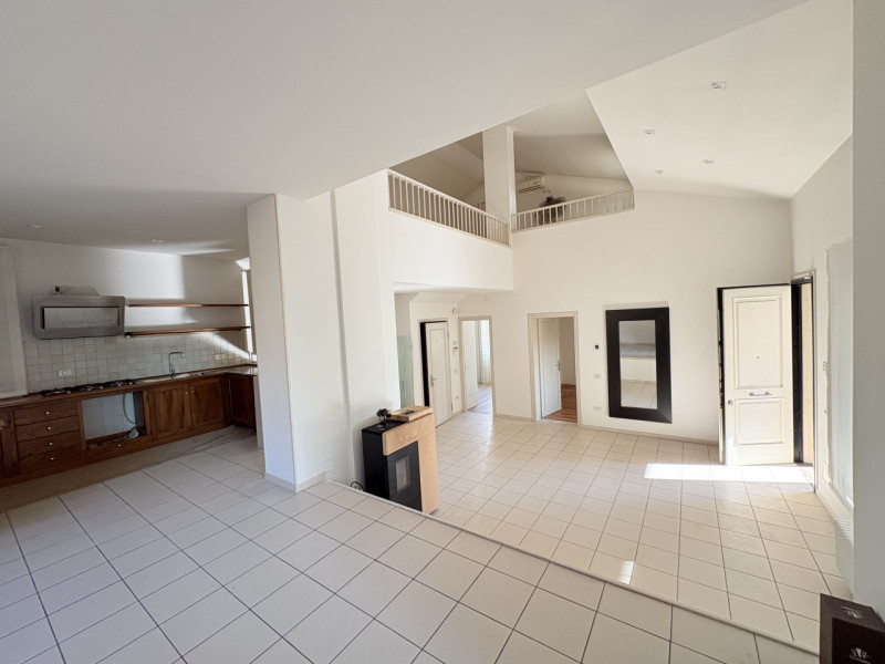 In una delle zone residenziali più tranquille e richieste di Battaglia Terme, proponiamo in vendi...