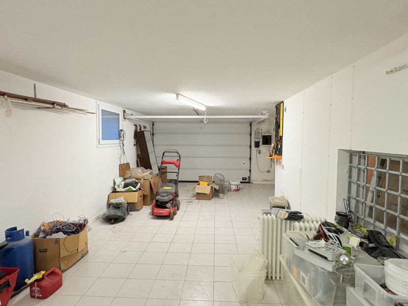 In una delle zone residenziali più tranquille e richieste di Battaglia Terme, proponiamo in vendi...