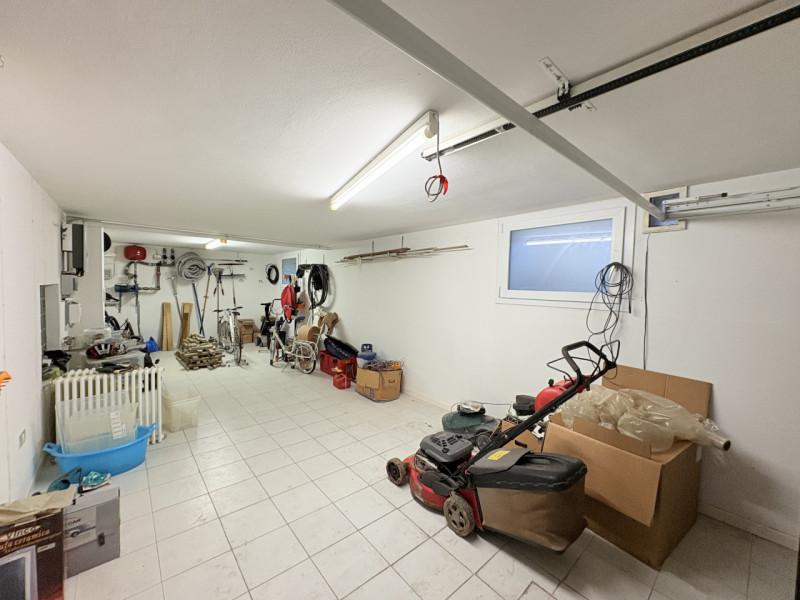 In una delle zone residenziali più tranquille e richieste di Battaglia Terme, proponiamo in vendi...