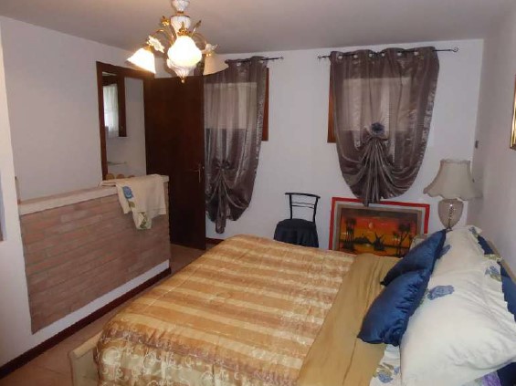 Rif. A.A.470-23

Vendita all'asta - abitazione unifamiliare con piscina in data 21 gennaio 2026

...