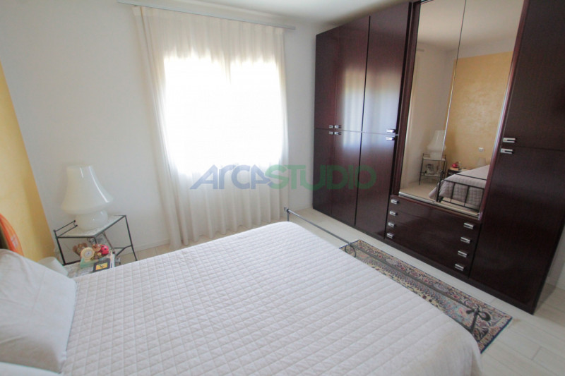 Dueville: se stai cercando una abitazione che possa accogliere due nuclei familiari, questa intro...