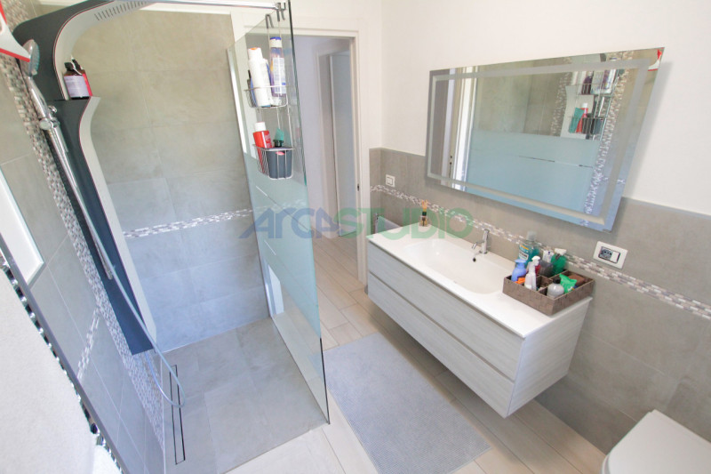 Dueville: se stai cercando una abitazione che possa accogliere due nuclei familiari, questa intro...