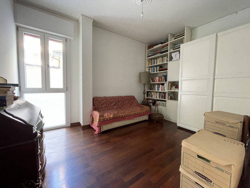 A pochi passi da Porta Santa Croce, all’interno delle mura del centro storico di Padova, proponia...