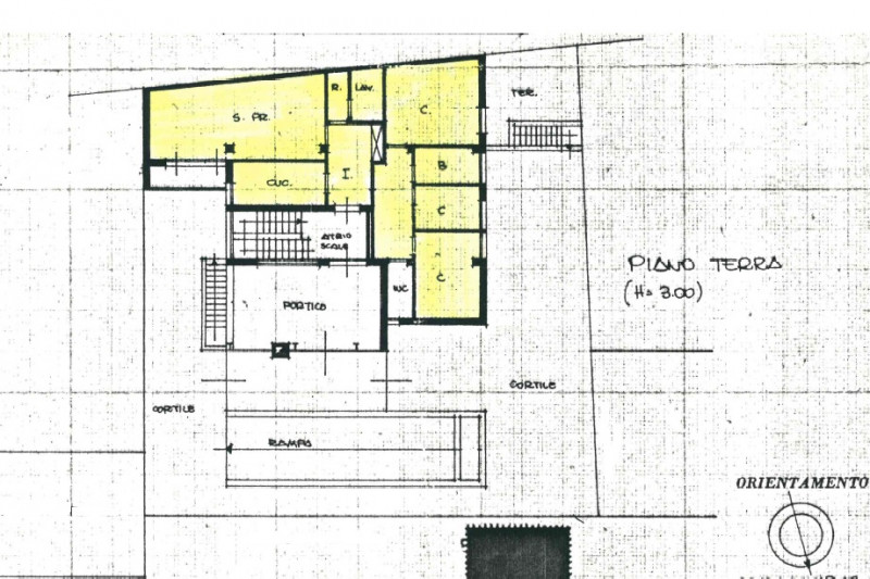 A pochi passi da Porta Santa Croce, all’interno delle mura del centro storico di Padova, proponia...