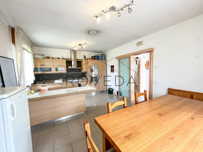 PREGANZIOL

RIFERIMENTO: PR6

L'agenzia Roveda immobiliare ha il piacere di proporvi in vendita q...