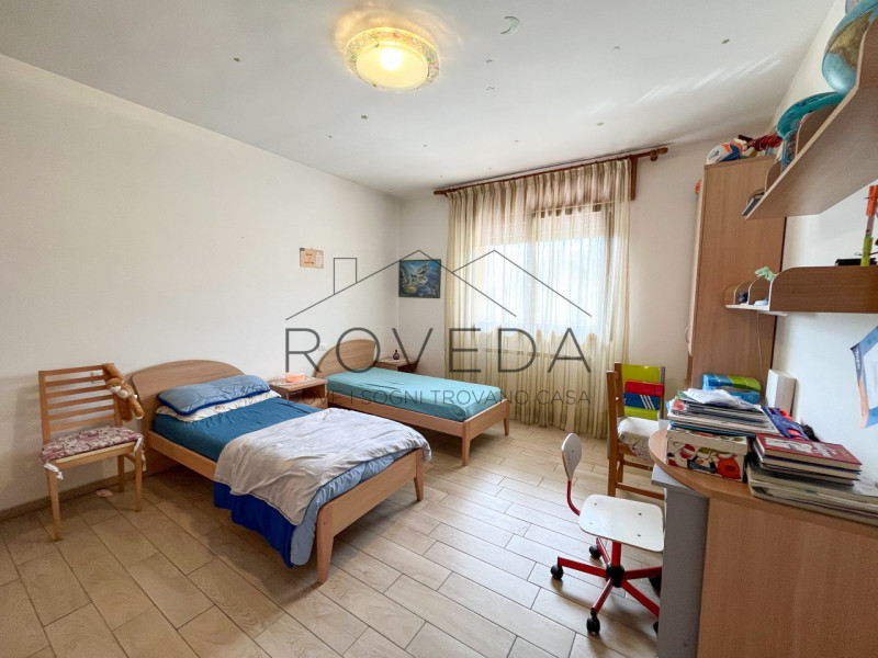 PREGANZIOL

RIFERIMENTO: PR6

L'agenzia Roveda immobiliare ha il piacere di proporvi in vendita q...