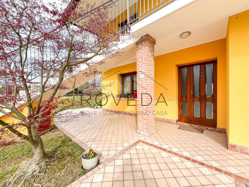 PREGANZIOL

RIFERIMENTO: PR6

L'agenzia Roveda immobiliare ha il piacere di proporvi in vendita q...