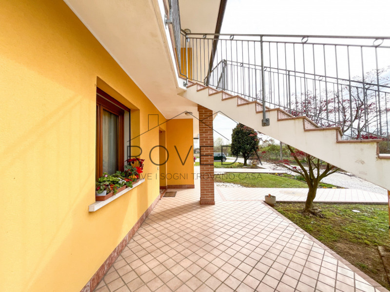 PREGANZIOL

RIFERIMENTO: PR6

L'agenzia Roveda immobiliare ha il piacere di proporvi in vendita q...