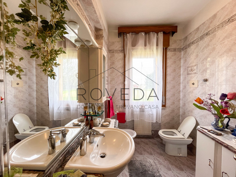 PREGANZIOL

RIFERIMENTO: PR6

L'agenzia Roveda immobiliare ha il piacere di proporvi in vendita q...