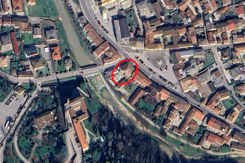 Quest’immobile viene venduto tramite asta online.

Appartamento situato al secondo piano di un ed...