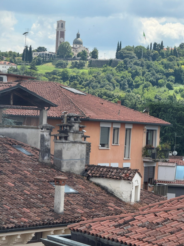 PALAZZO DA RISTRUTTURARE IN CENTRO STORICO A VICENZA. INFO E DETTAGLI PREVIO APPUNTAMENTO IN AGEN...